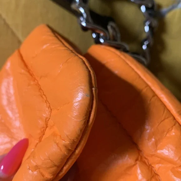 The Marc Jacobs Pillow Bag - Picture 6 of 7